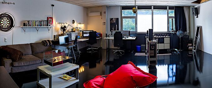 Büroräume mit Fotostudio der Blick Richtung Kapeller Str. 19 Büroräume mit Fotostudio der Blick Richtung Kapeller Str. 19