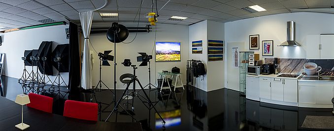 Eine kleine Ecke für Passbildaufnahmen und Bewerbungsshootings Eine kleine Ecke für Passbildaufnahmen und Bewerbungsshootings